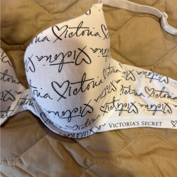 Victoria's Secret 36DD Heart Script T-shirt Demi Bra Logo Multi-way Underwire - Picture 4 of 13